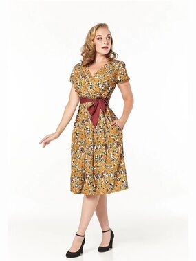 Timeless London 50's Caramel Brown Tropical Leaf Print Short Sleeve Pinup Dress